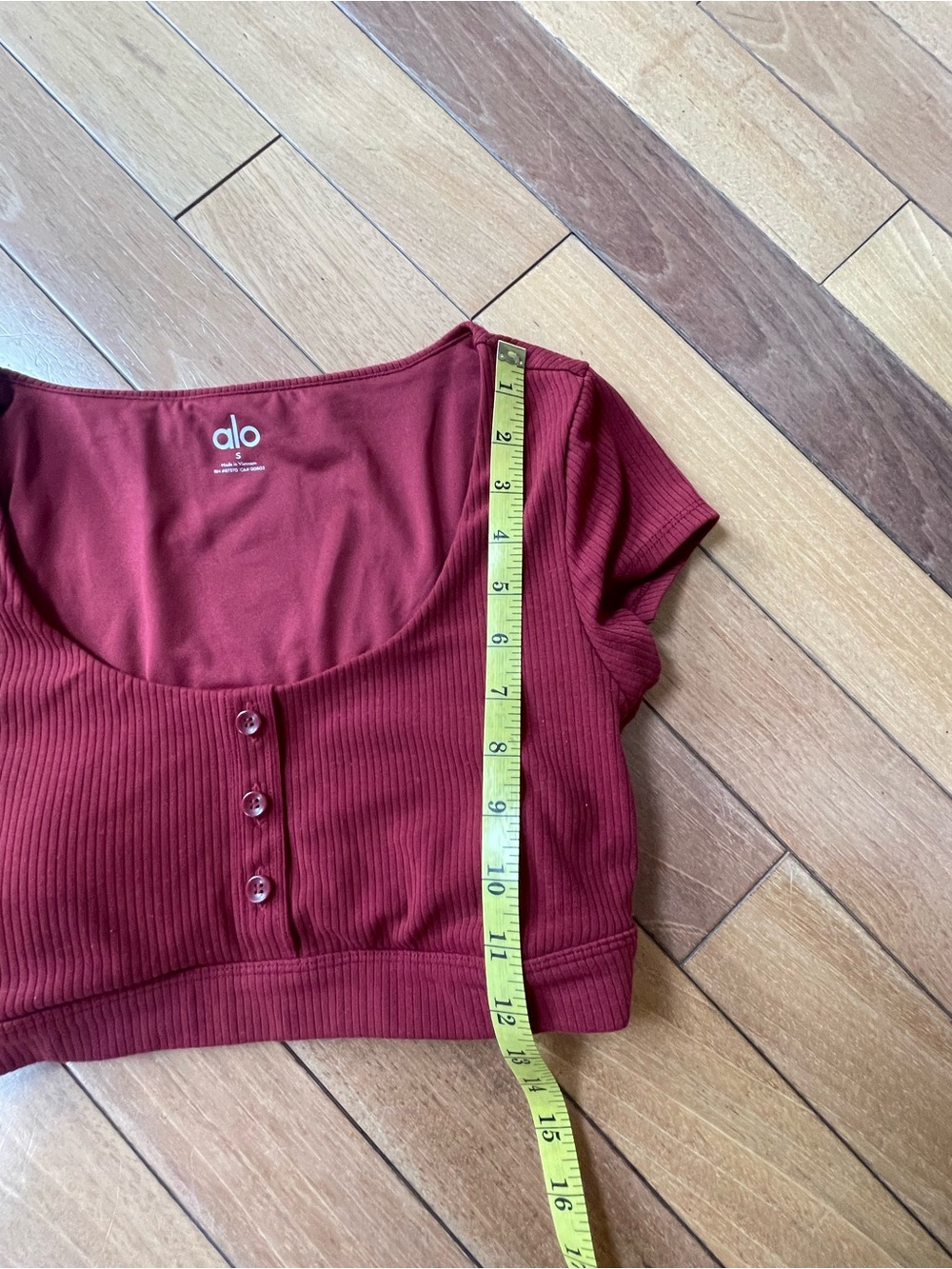 Alo Yoga Ribbed Button Front Cropped Athletic Top Bra Burgundy Wine Red Size S - Picture 6 of 10
